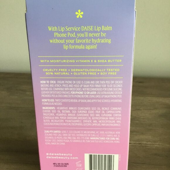 Daise Phone Petal Pod Lip Balm - Strawberry Kiss - 0.6oz Sticks to Back of Phone - Picture 2 of 4